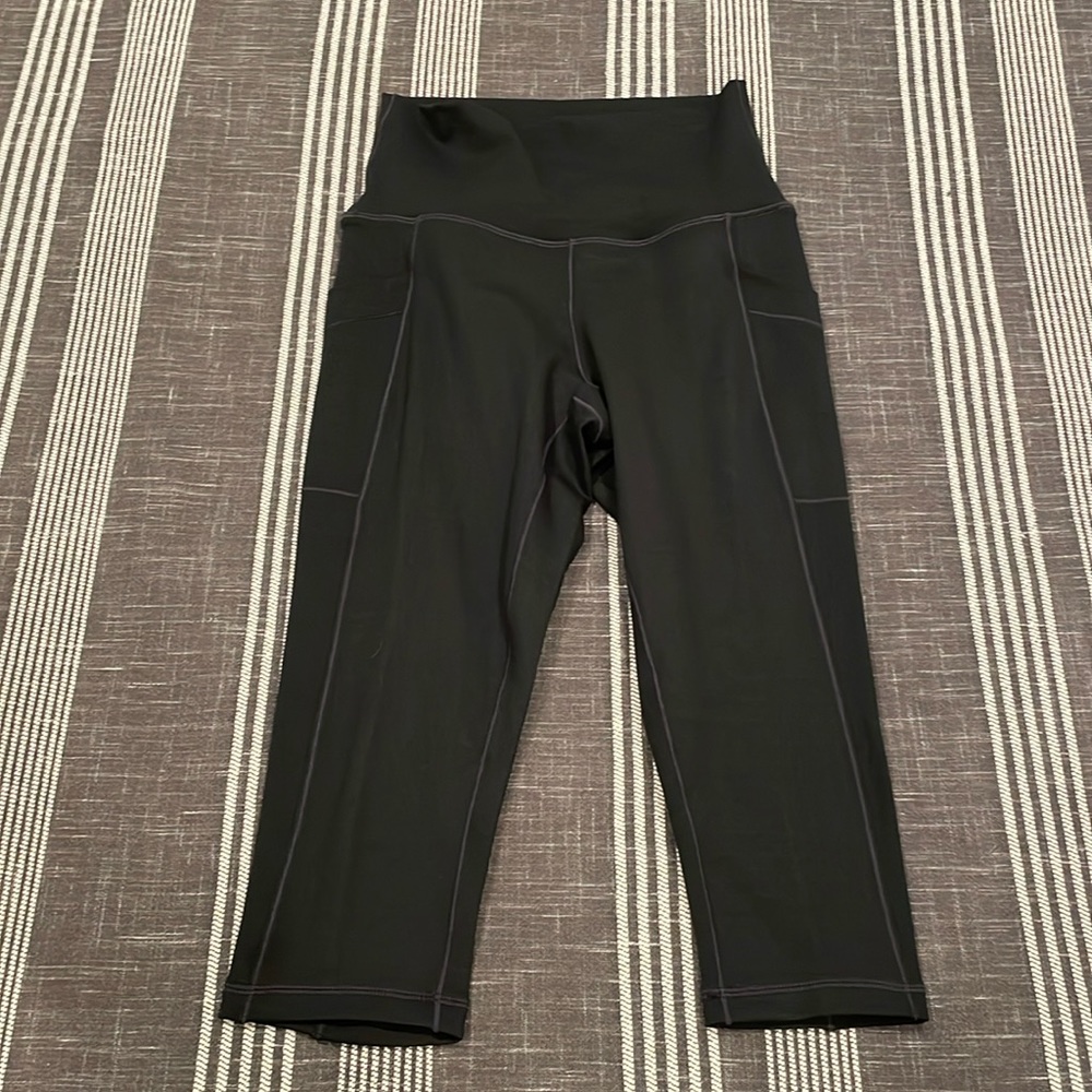 NWOT prAna black capri leggings
